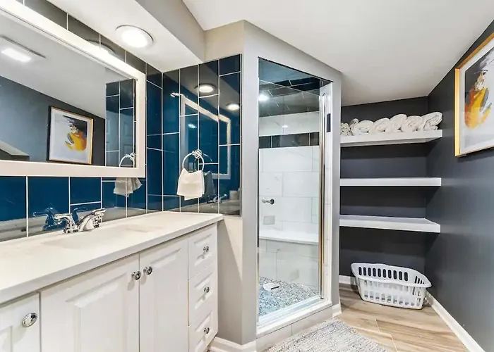Navy Graduation Family Retreat - Hot Tub & Access Holiday home